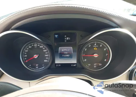 2015 Mercedes-Benz C 300 Luxury 4Matic z USA, uszkodzony, nr VIN 55SWF4KB4FU035020